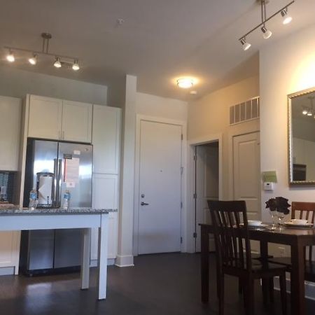 Oakwood At Presley Uptown Apartment Charlotte Exterior photo